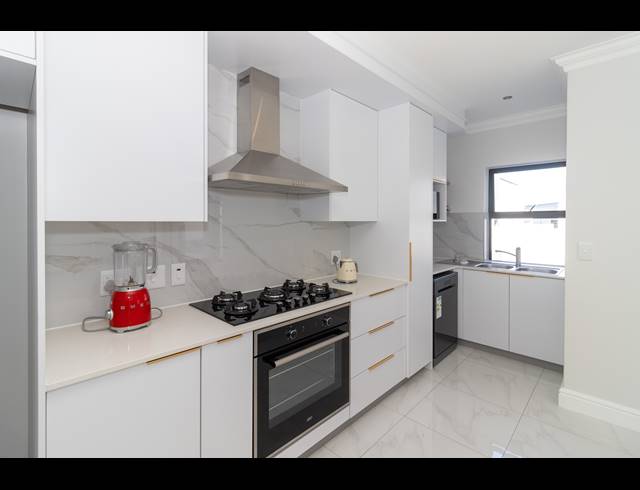 3 BEDROOM HOUSE FOR SALE IN SANDOWN